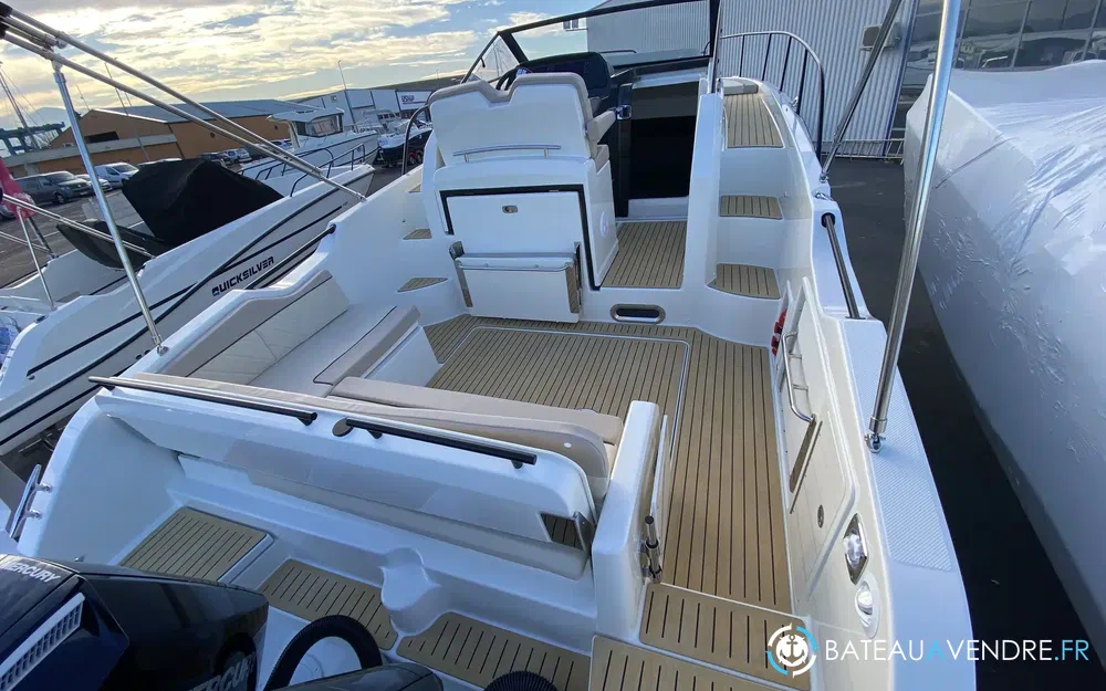 Quicksilver Activ 875 Sundeck  photo 5