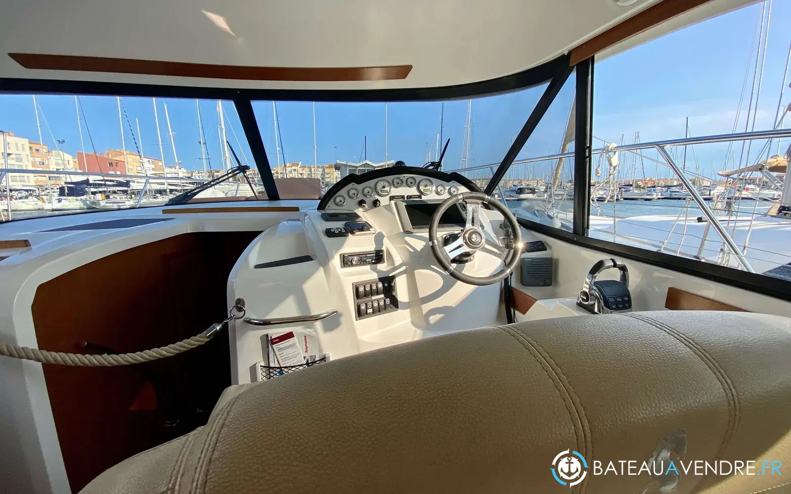 slider 10 Beneteau Antares 36