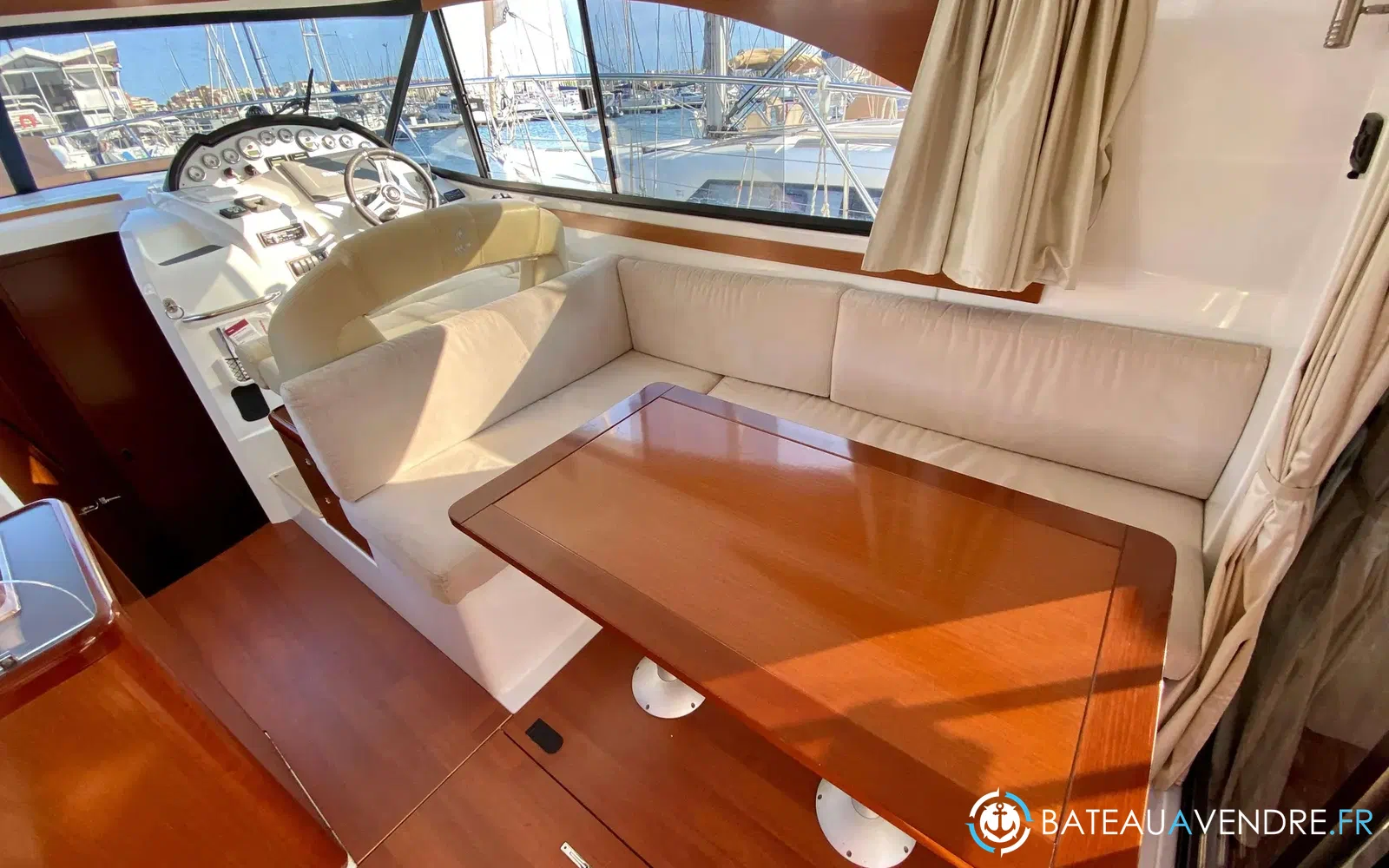 slider 8 Beneteau Antares 36