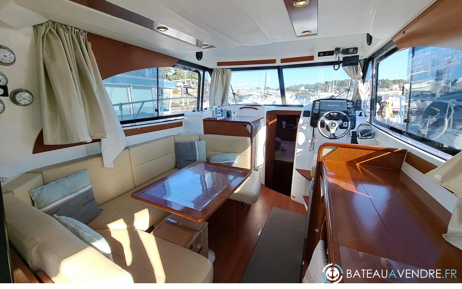 slider 11 Beneteau Antares 30 Fly