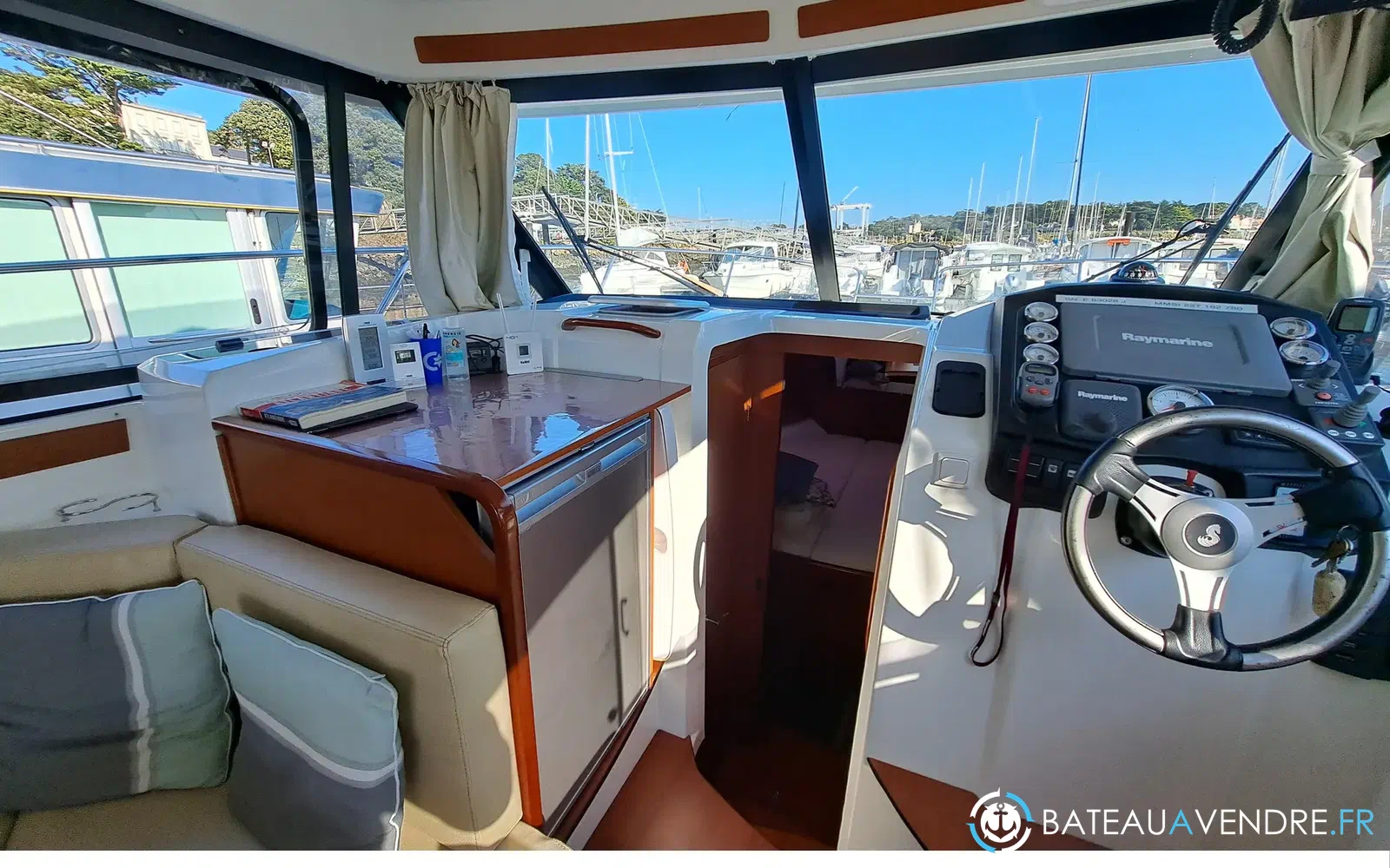 slider 13 Beneteau Antares 30 Fly