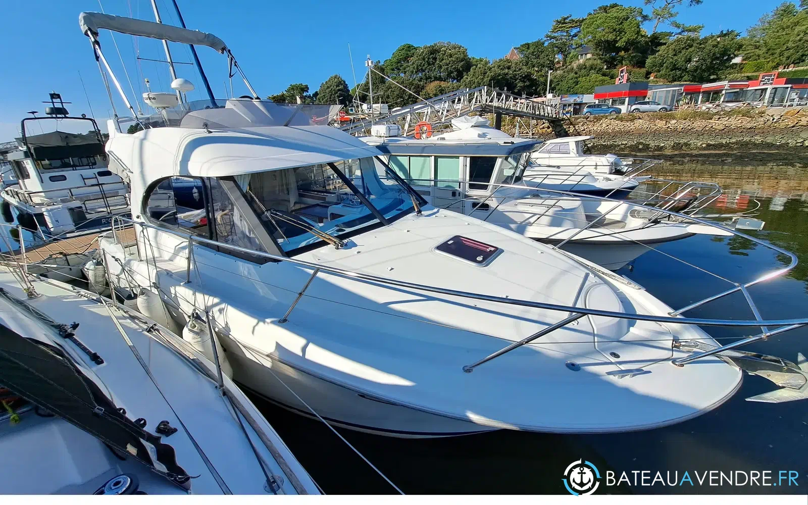 slider 15 Beneteau Antares 30 Fly