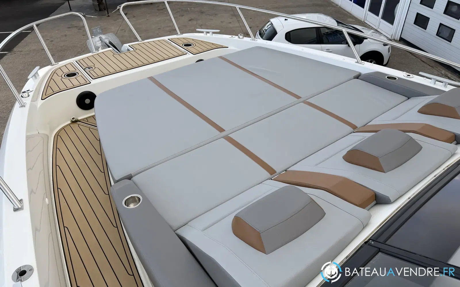 slider 10 Beneteau Flyer 10