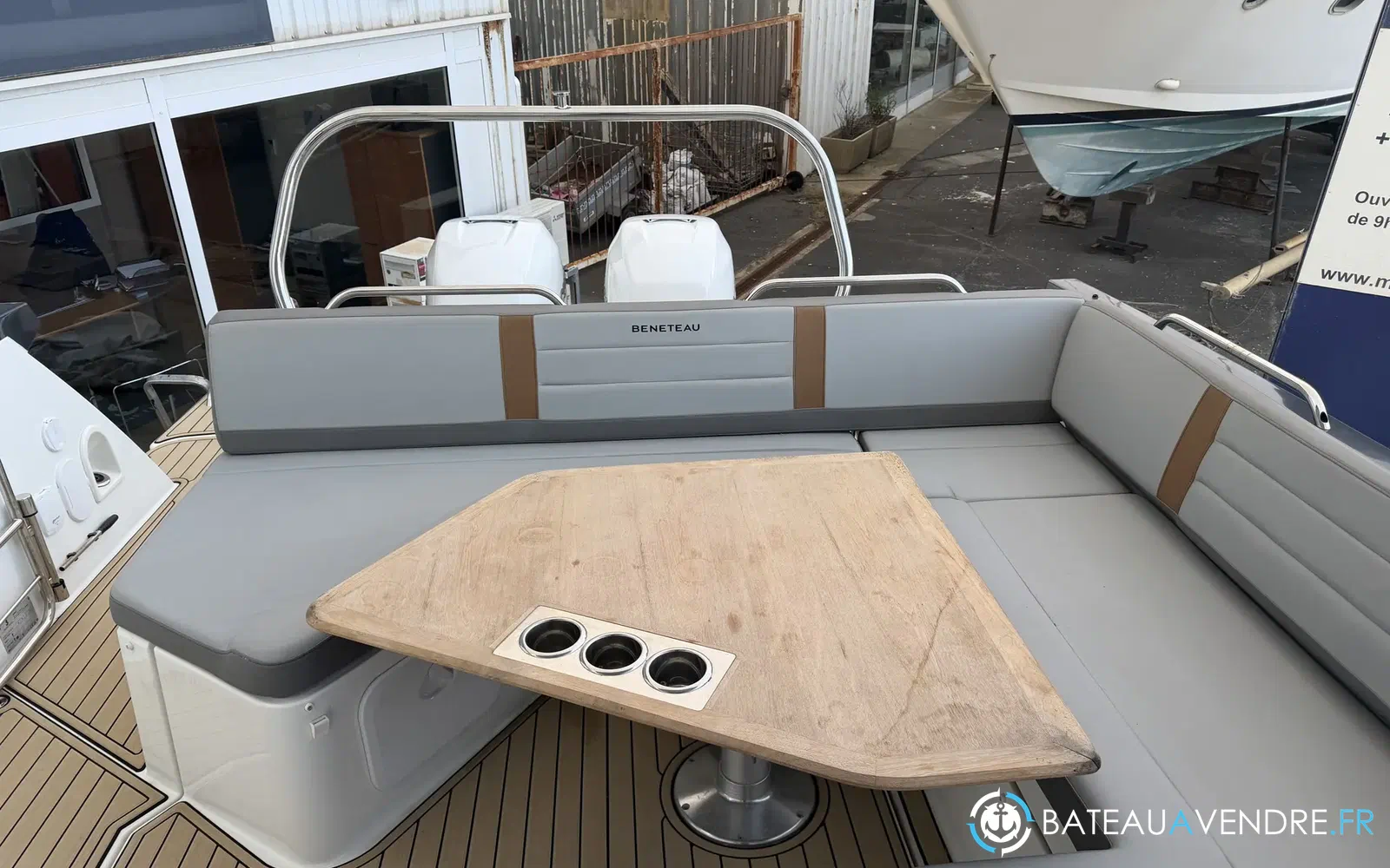 slider 2 Beneteau Flyer 10