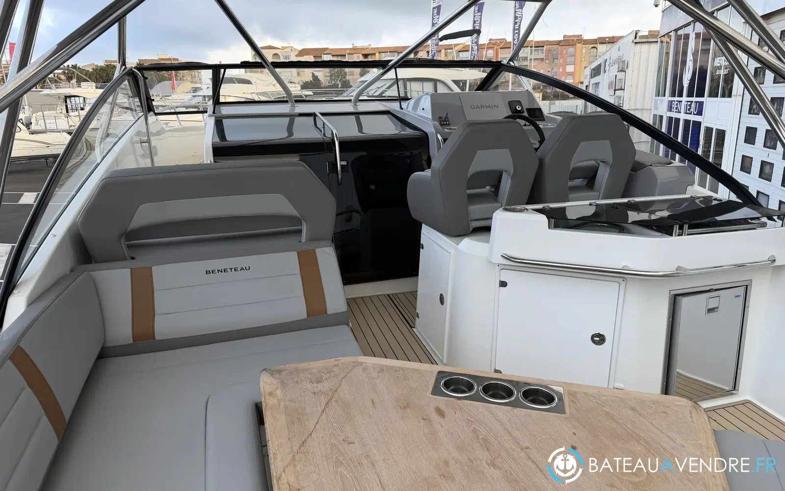 slider 3 Beneteau Flyer 10