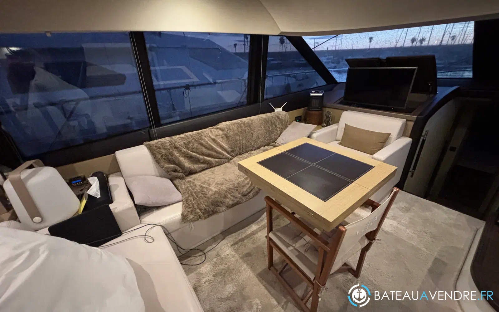 slider 14 Jeanneau Prestige 560