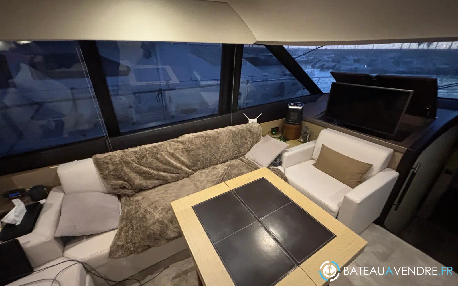slider 15 Jeanneau Prestige 560