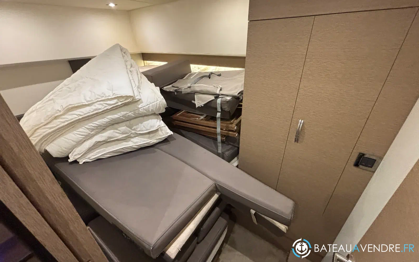 slider 22 Jeanneau Prestige 560