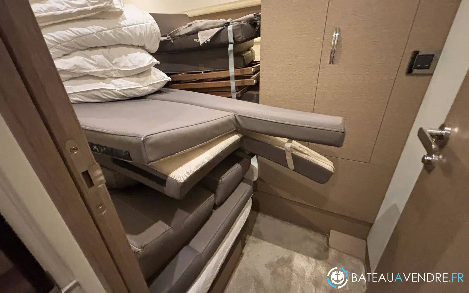 slider 23 Jeanneau Prestige 560