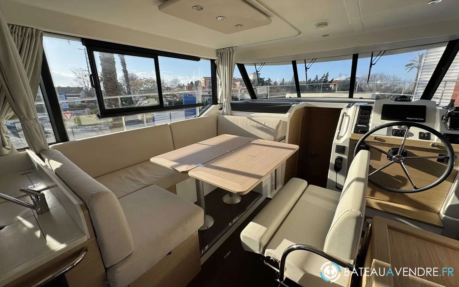 slider 10 Beneteau Swift Trawler 41 Fly