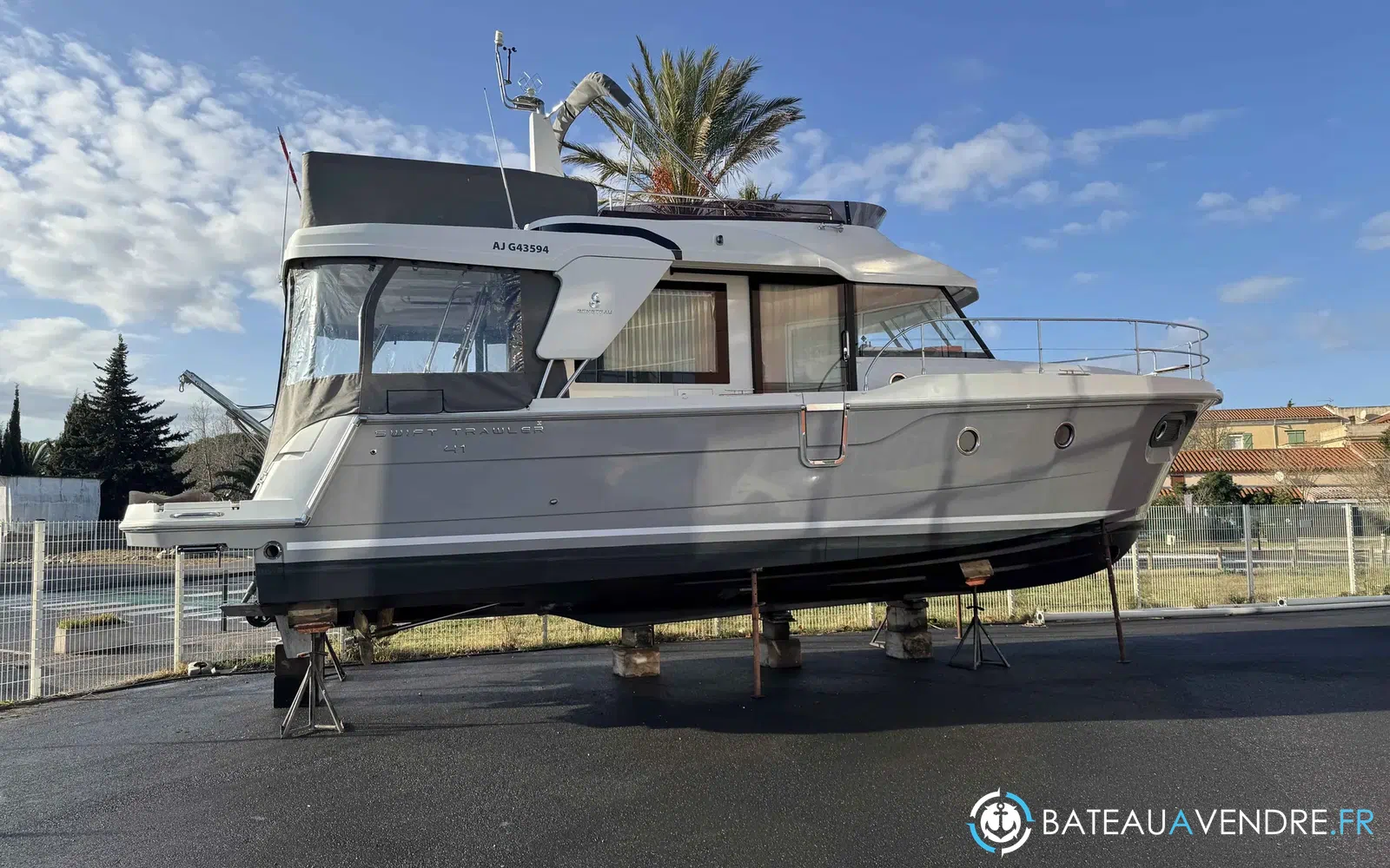 slider 3 Beneteau Swift Trawler 41 Fly