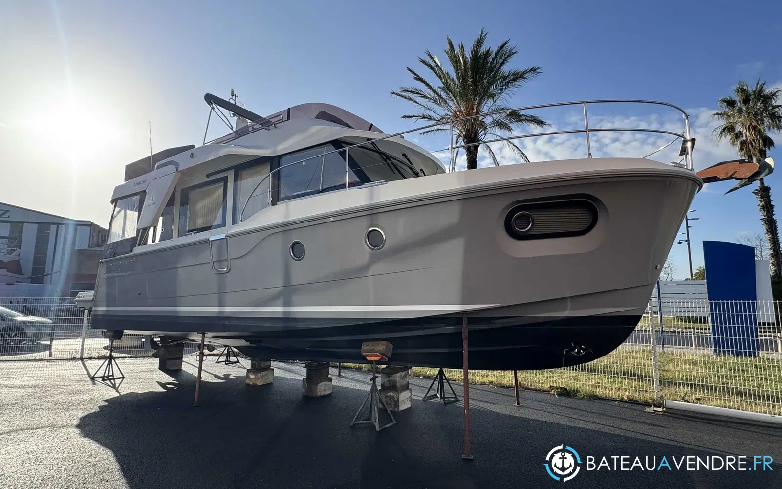 slider 6 Beneteau Swift Trawler 41 Fly