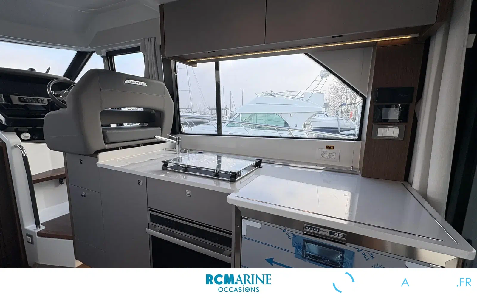 slider 6 Beneteau Antares 12