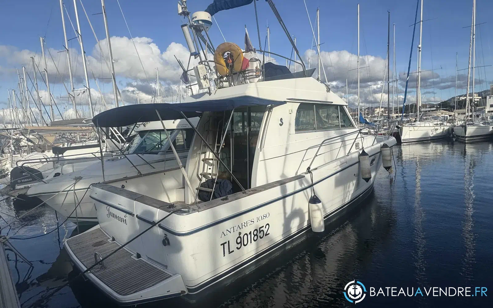 slider 1 Beneteau Antares 10.80