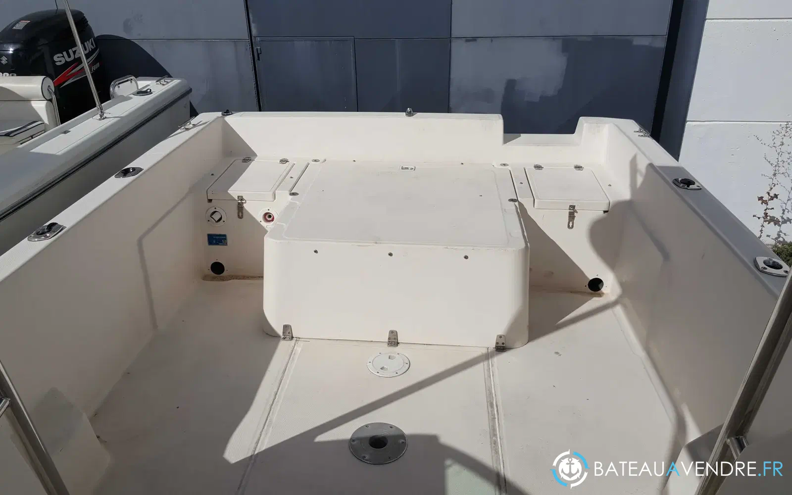 slider 5 Kelt White Shark 237