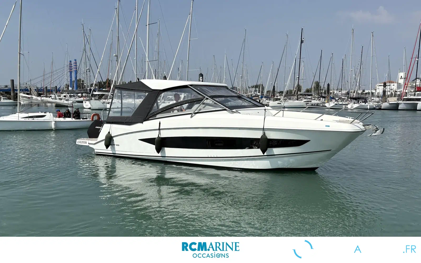 slider 4 Beneteau Flyer 10