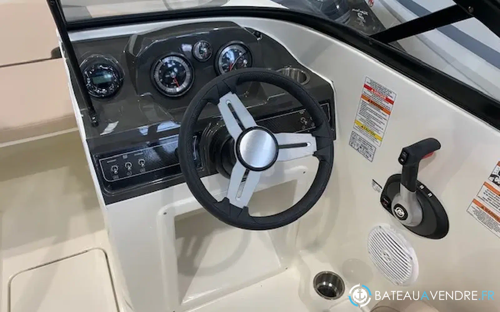 slider 9 Bayliner VR4 OB