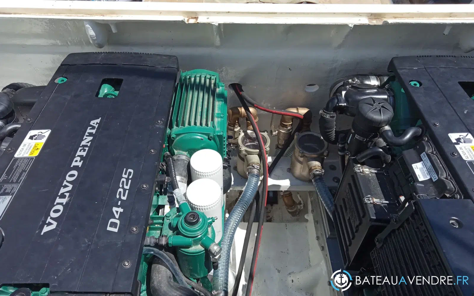 slider 11 Bertram 28 Flybridge