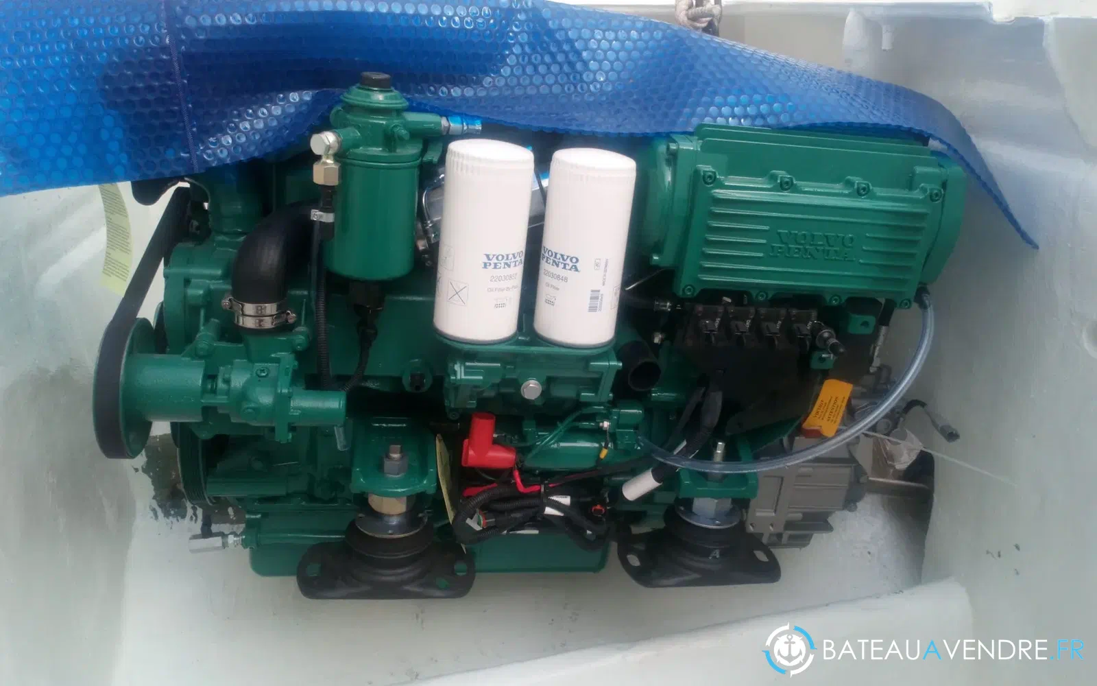 slider 4 Bertram 28 Flybridge
