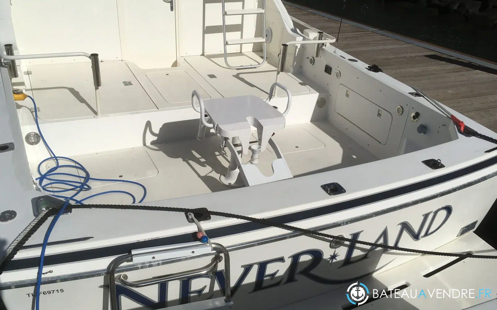 slider 6 Bertram 28 Flybridge