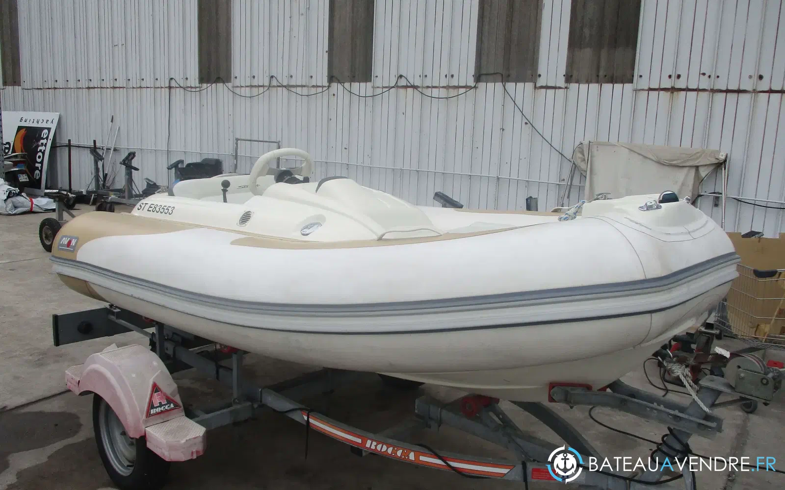 slider 1 Avon Seasport 330