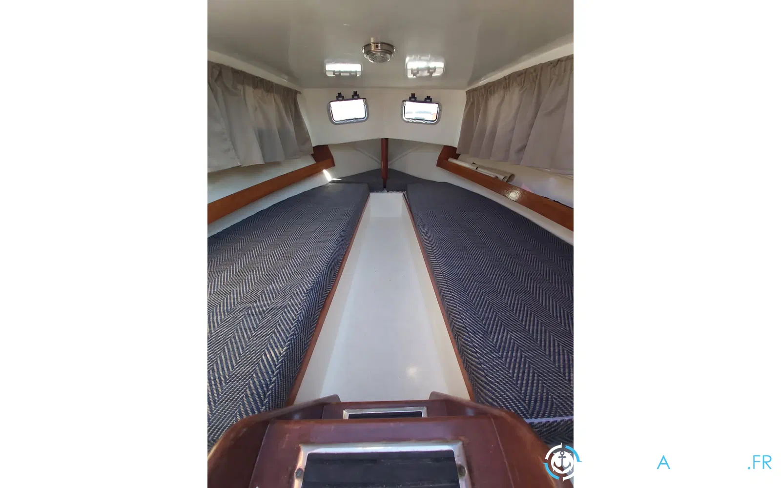 slider 6 Menorquin 31 Cabine