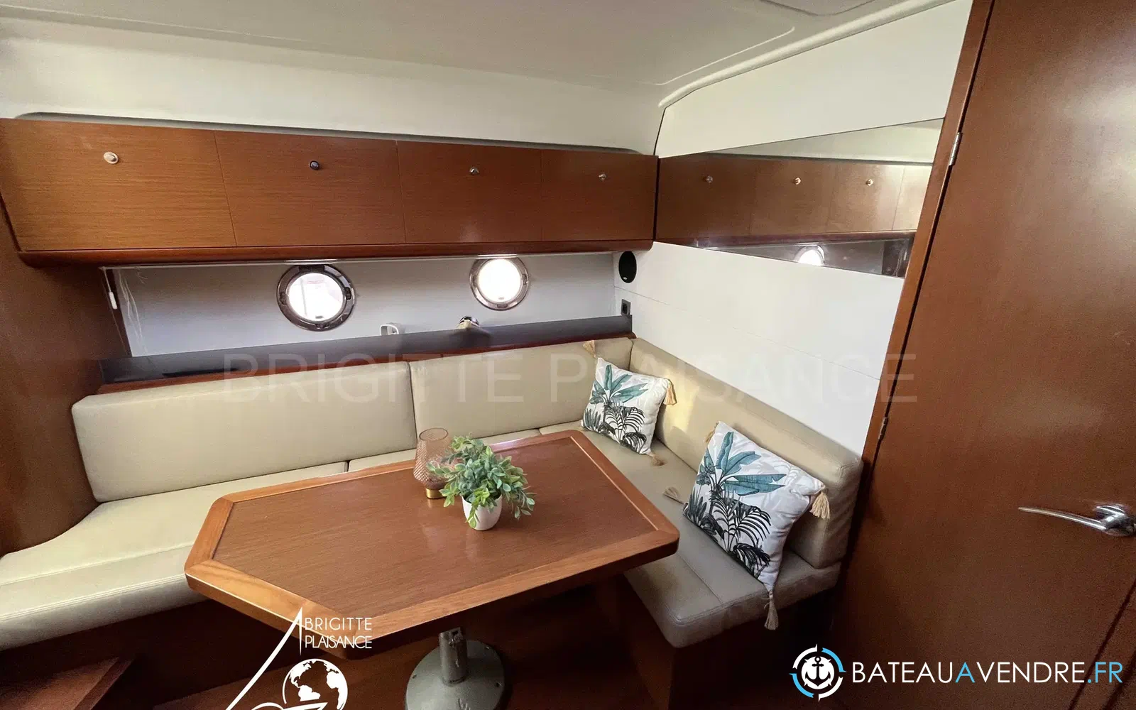 slider 10 Beneteau Gran Turismo 38