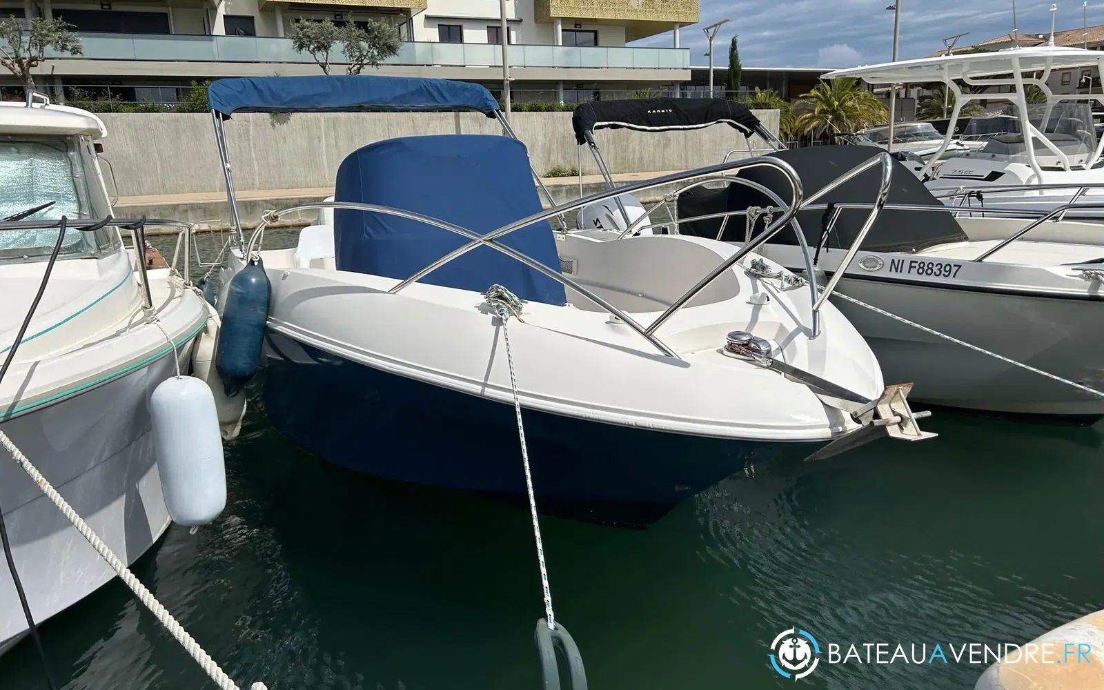 slider 1 Quicksilver 635 Commander