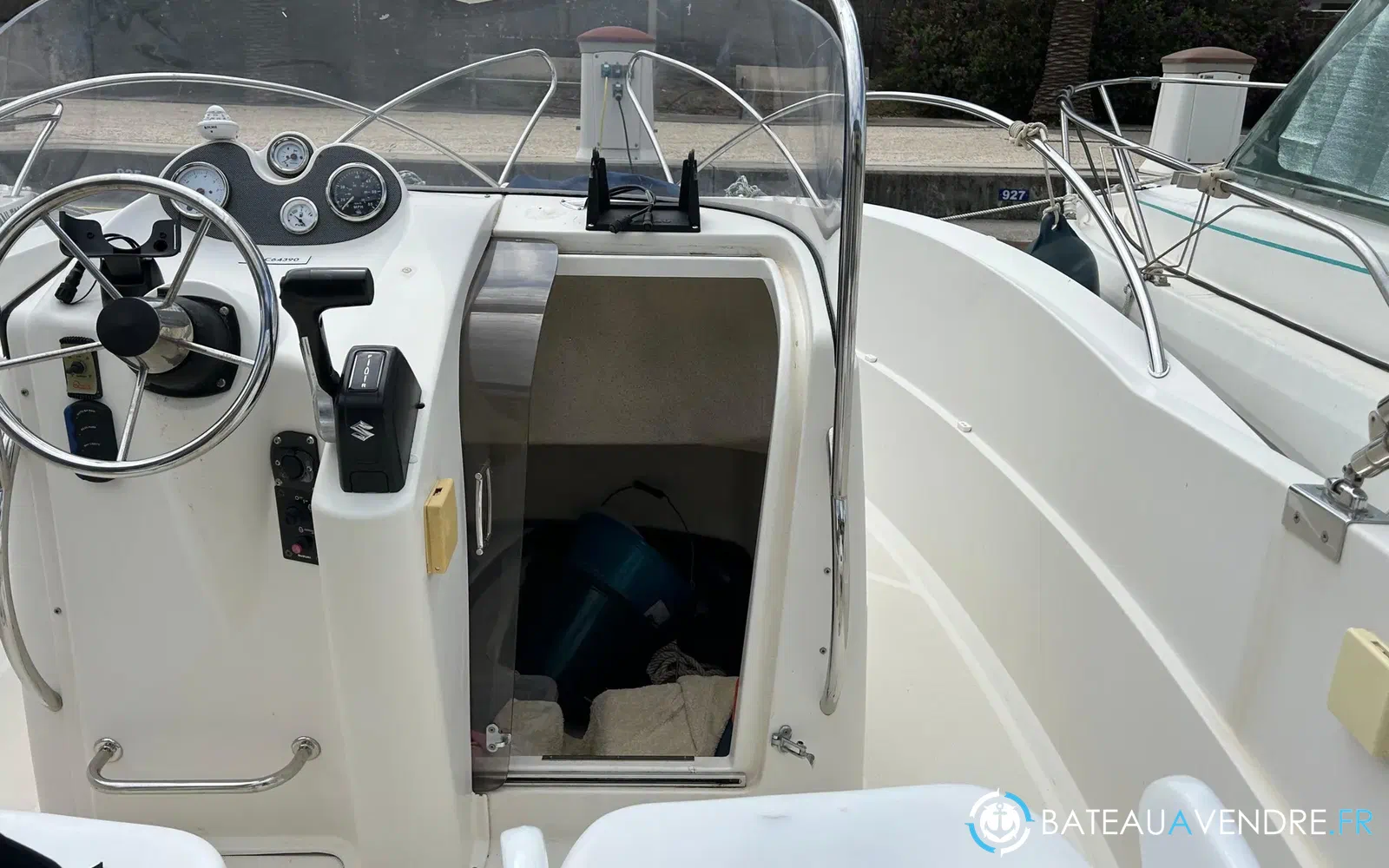 slider 2 Quicksilver 635 Commander