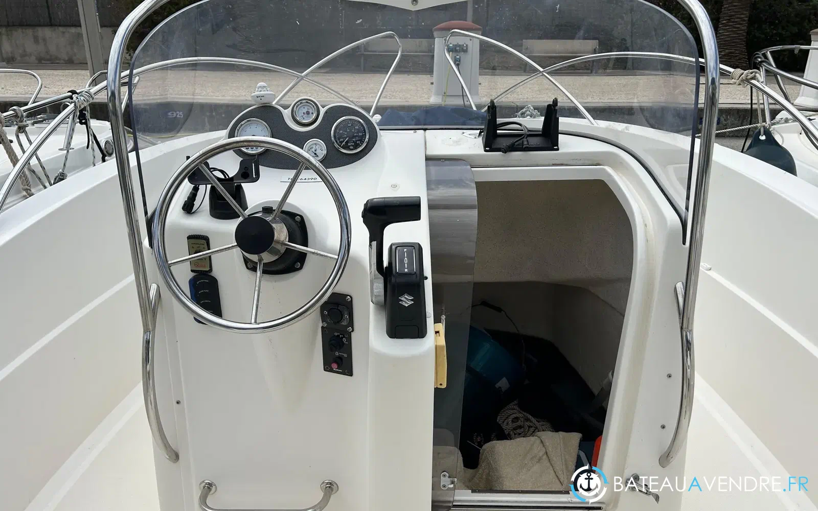 slider 3 Quicksilver 635 Commander