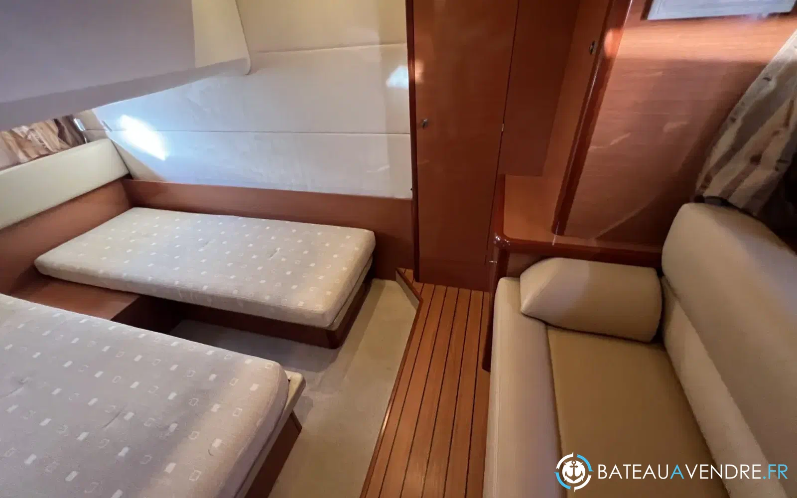 slider 10 Jeanneau Prestige 38 S