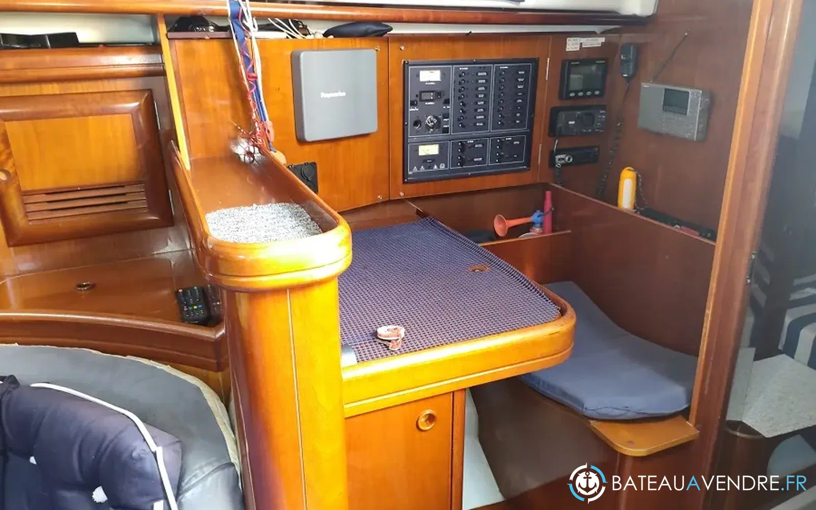 slider 32 Beneteau Oceanis 411 Celebration Performance