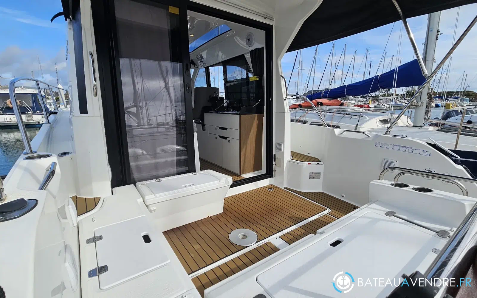 slider 17 Beneteau Antares 9 OB