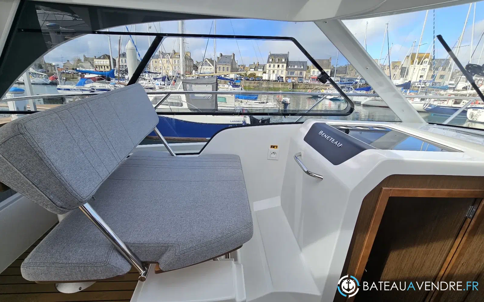 slider 5 Beneteau Antares 9 OB