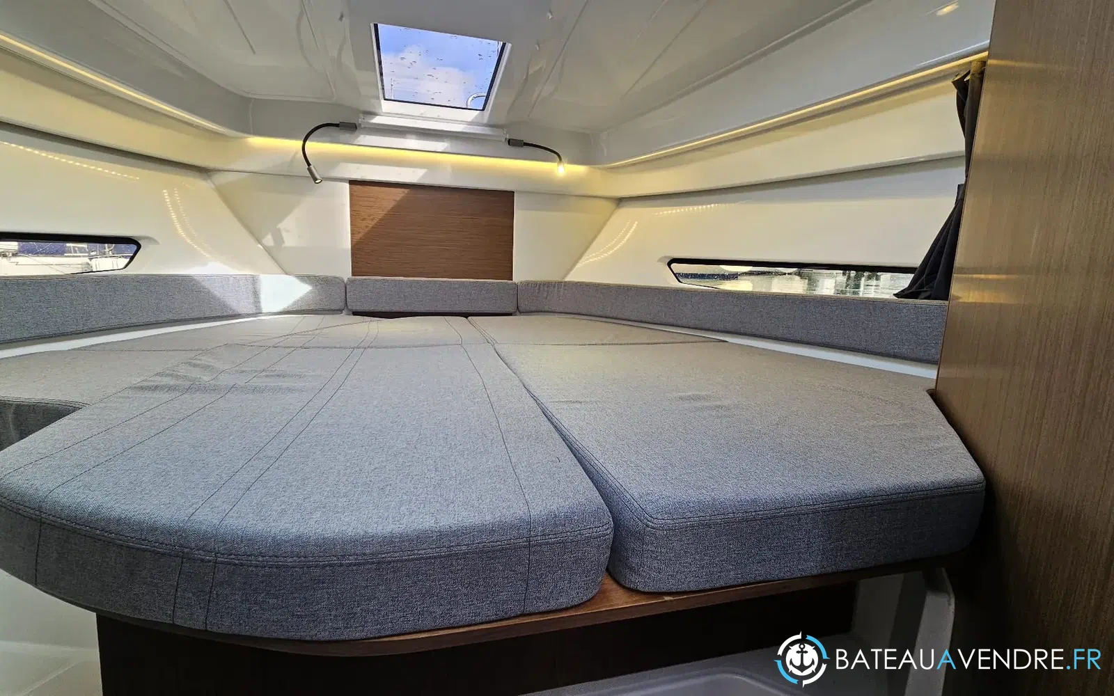 slider 10 Beneteau Antares 9 OB