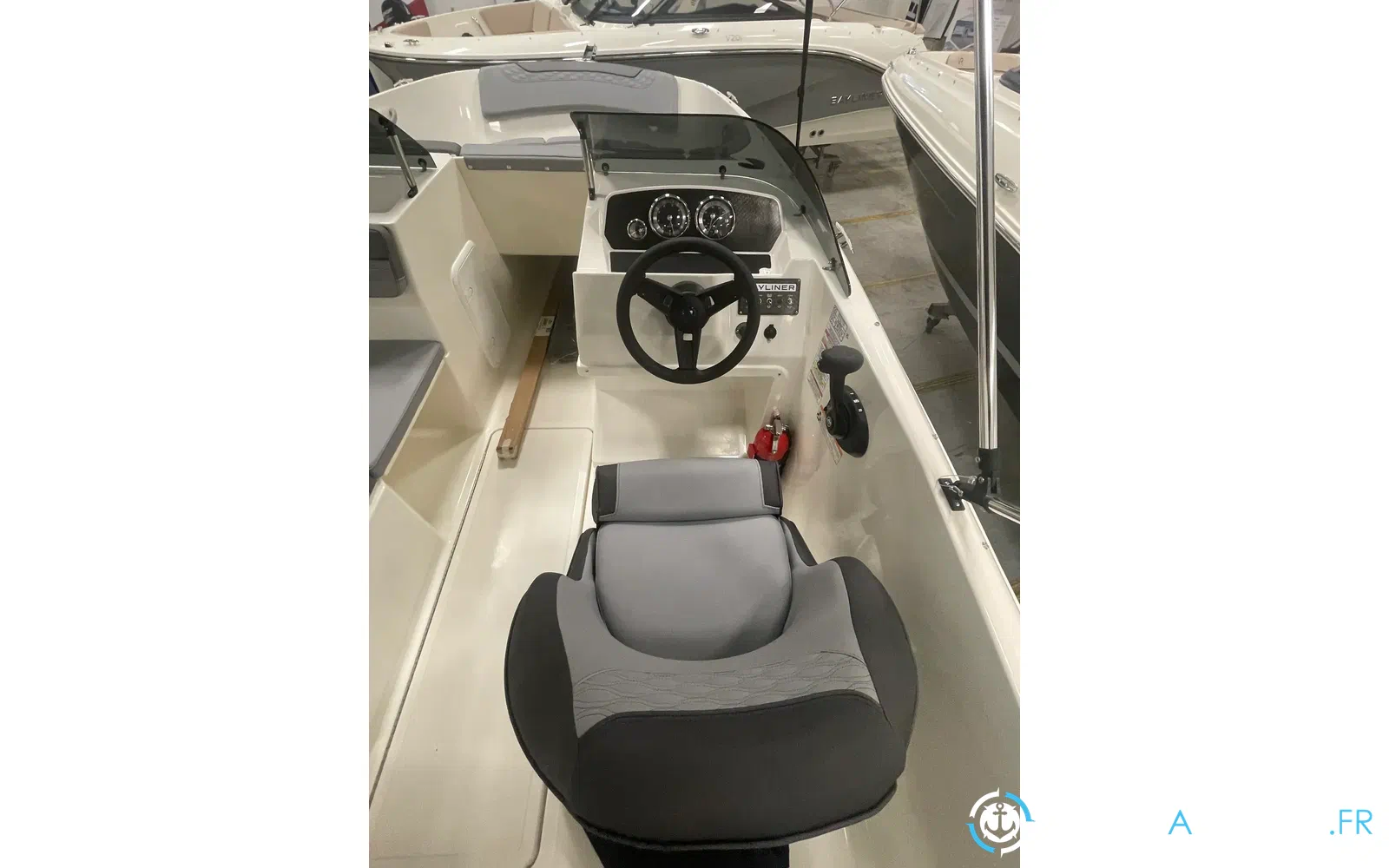 slider 2 Bayliner M19