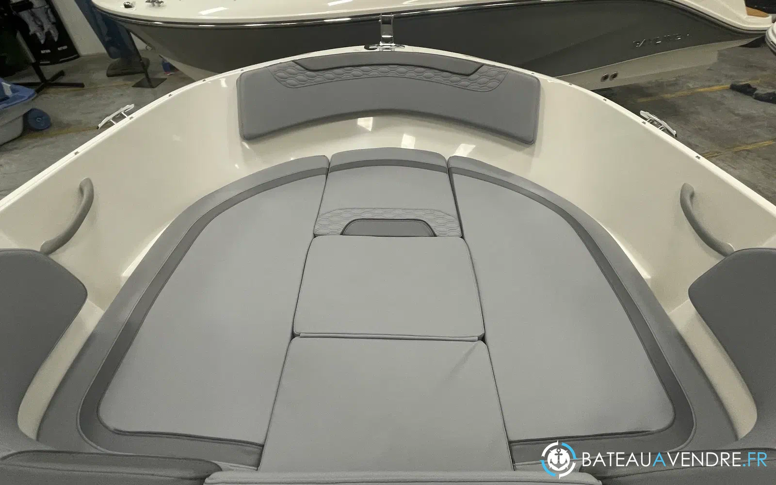slider 4 Bayliner M19