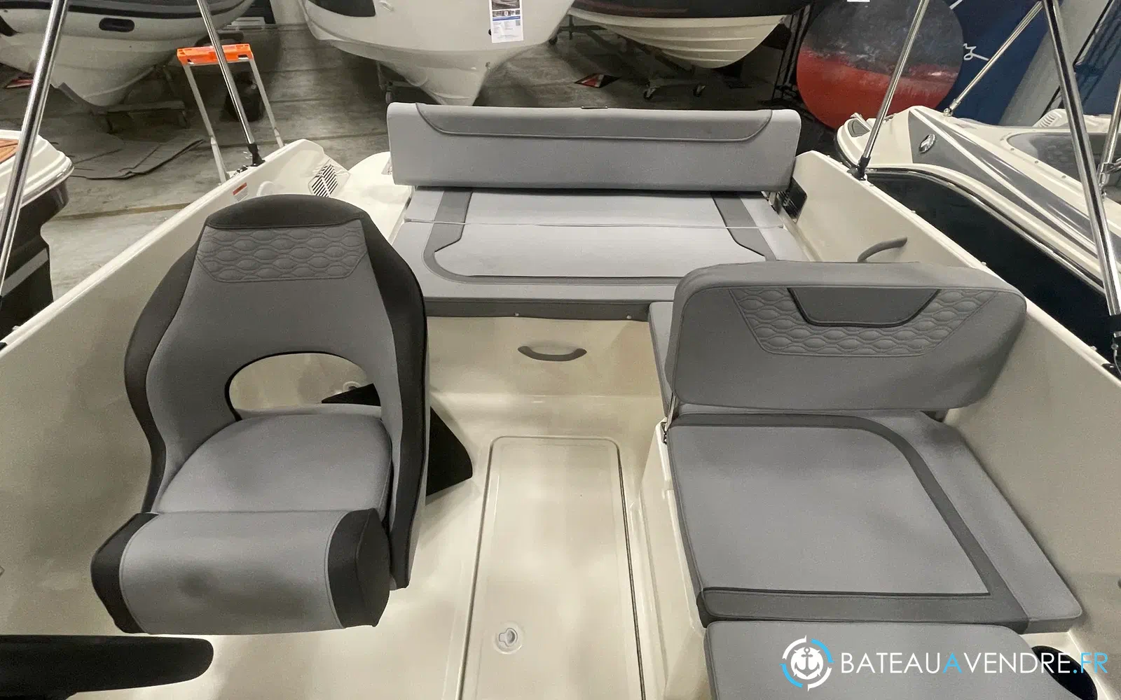slider 3 Bayliner M19