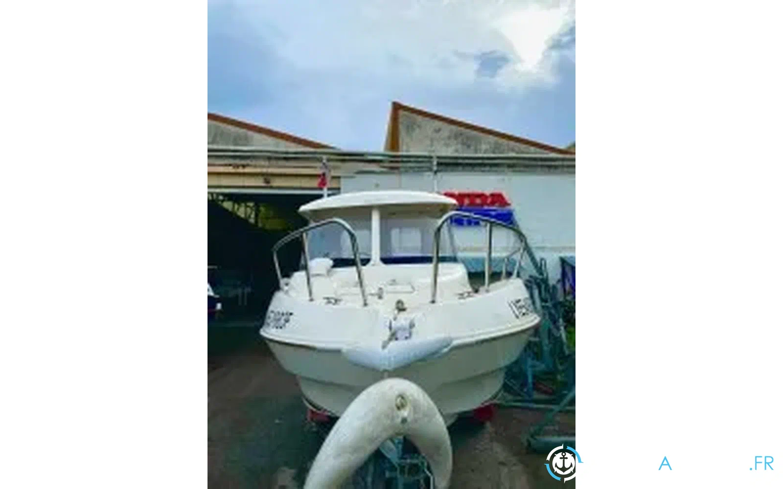 slider 0 Quicksilver 500 Pilothouse