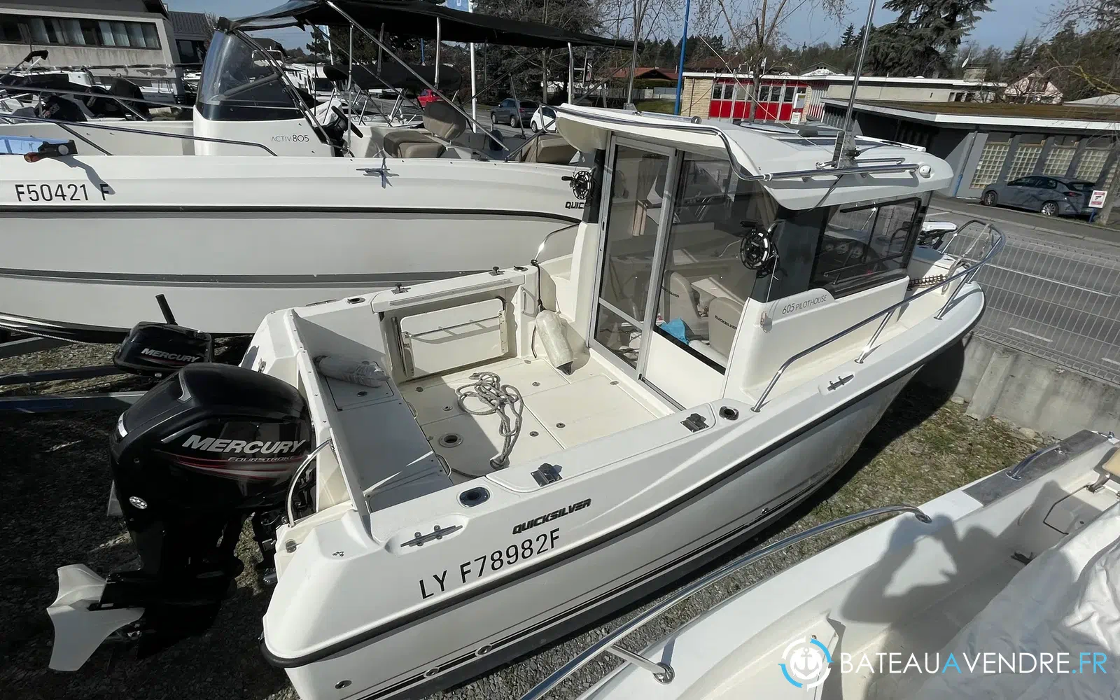 slider 0 Quicksilver Activ 605 Pilothouse