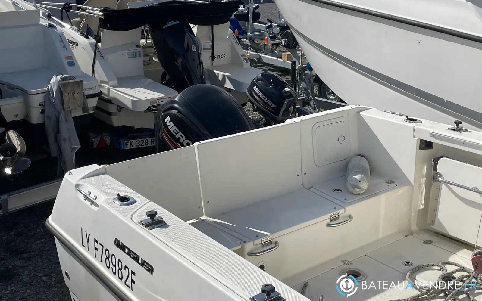 slider 2 Quicksilver Activ 605 Pilothouse