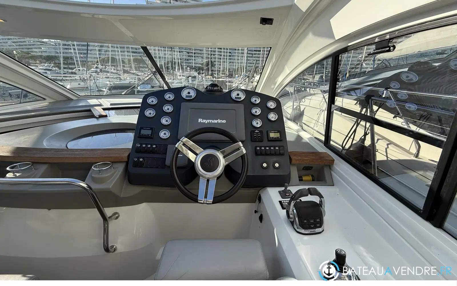 slider 6 Beneteau Flyer Gran Turismo 44