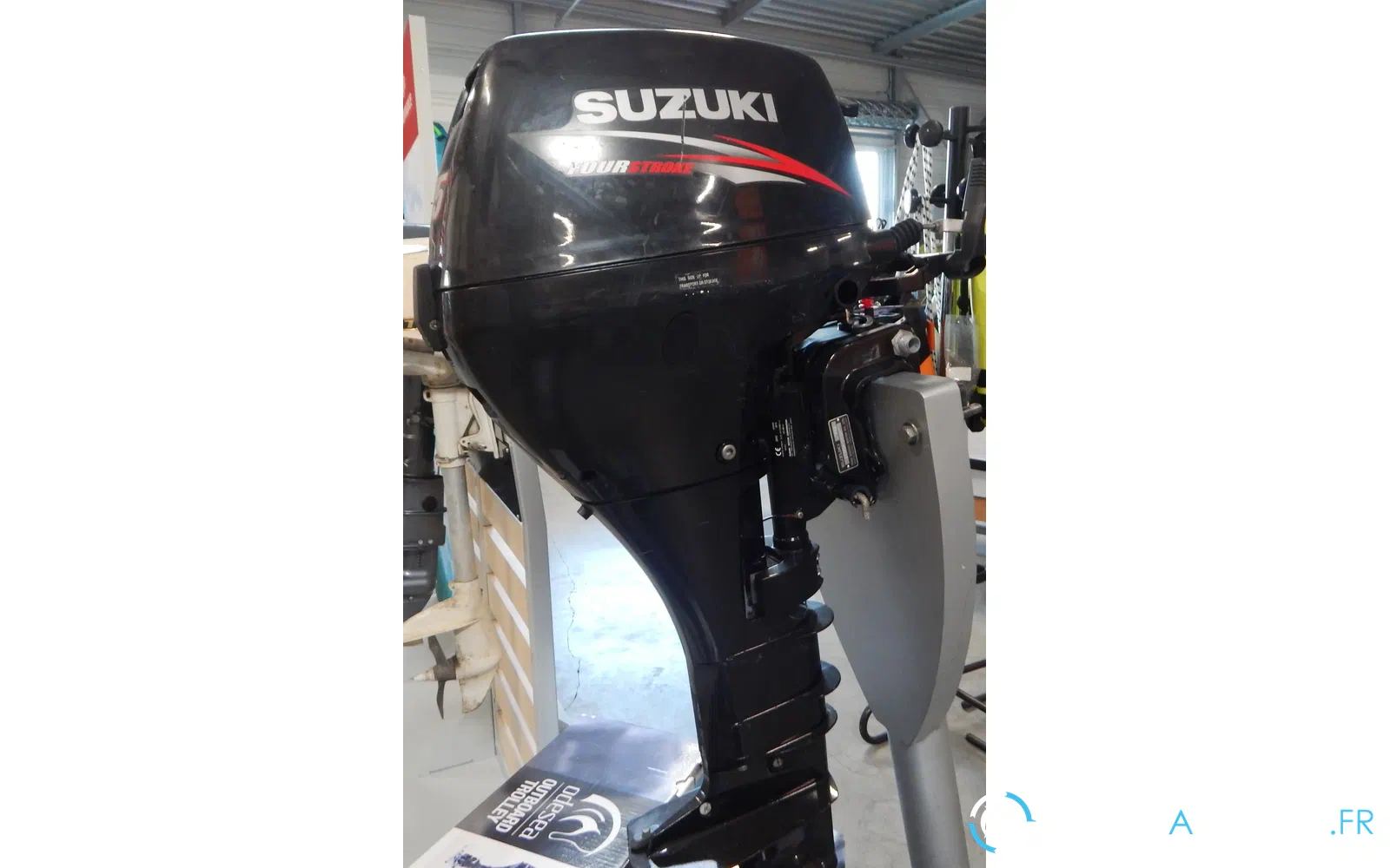 slider 0 MOTEUR SUZUKI DF15