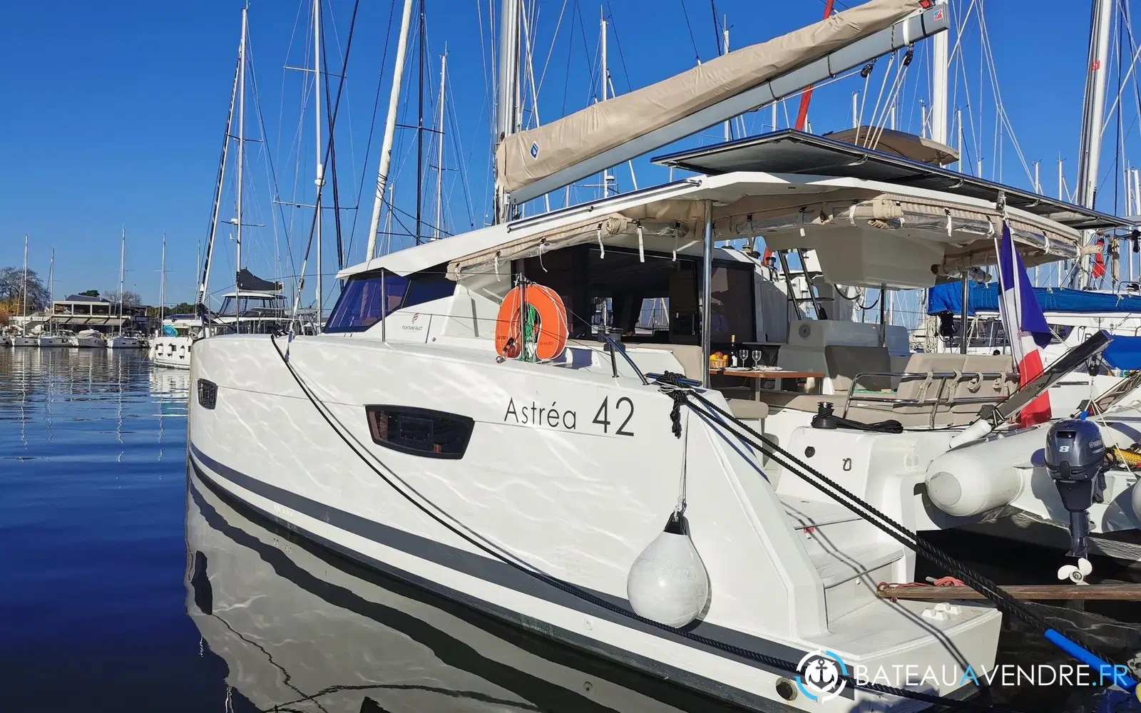 slider 0 Fountaine Pajot Astrea 42