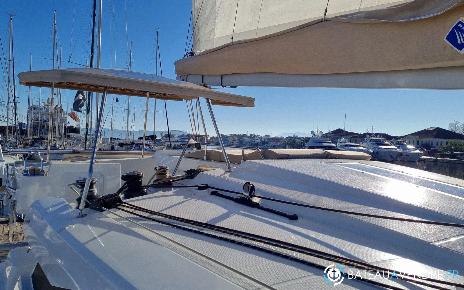 slider 22 Fountaine Pajot Astrea 42