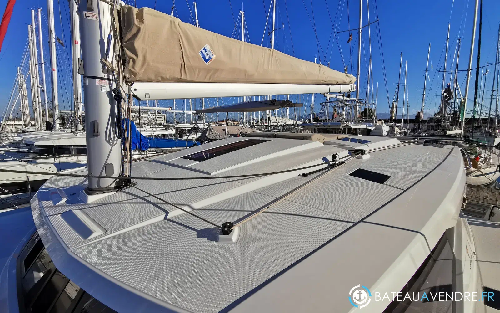 slider 2 Fountaine Pajot Astrea 42