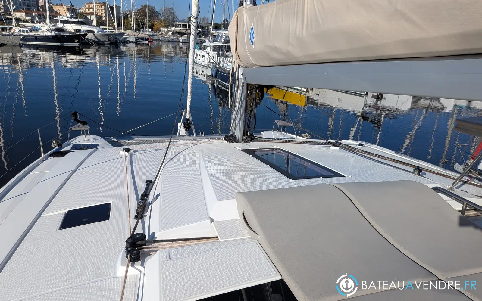 slider 30 Fountaine Pajot Astrea 42