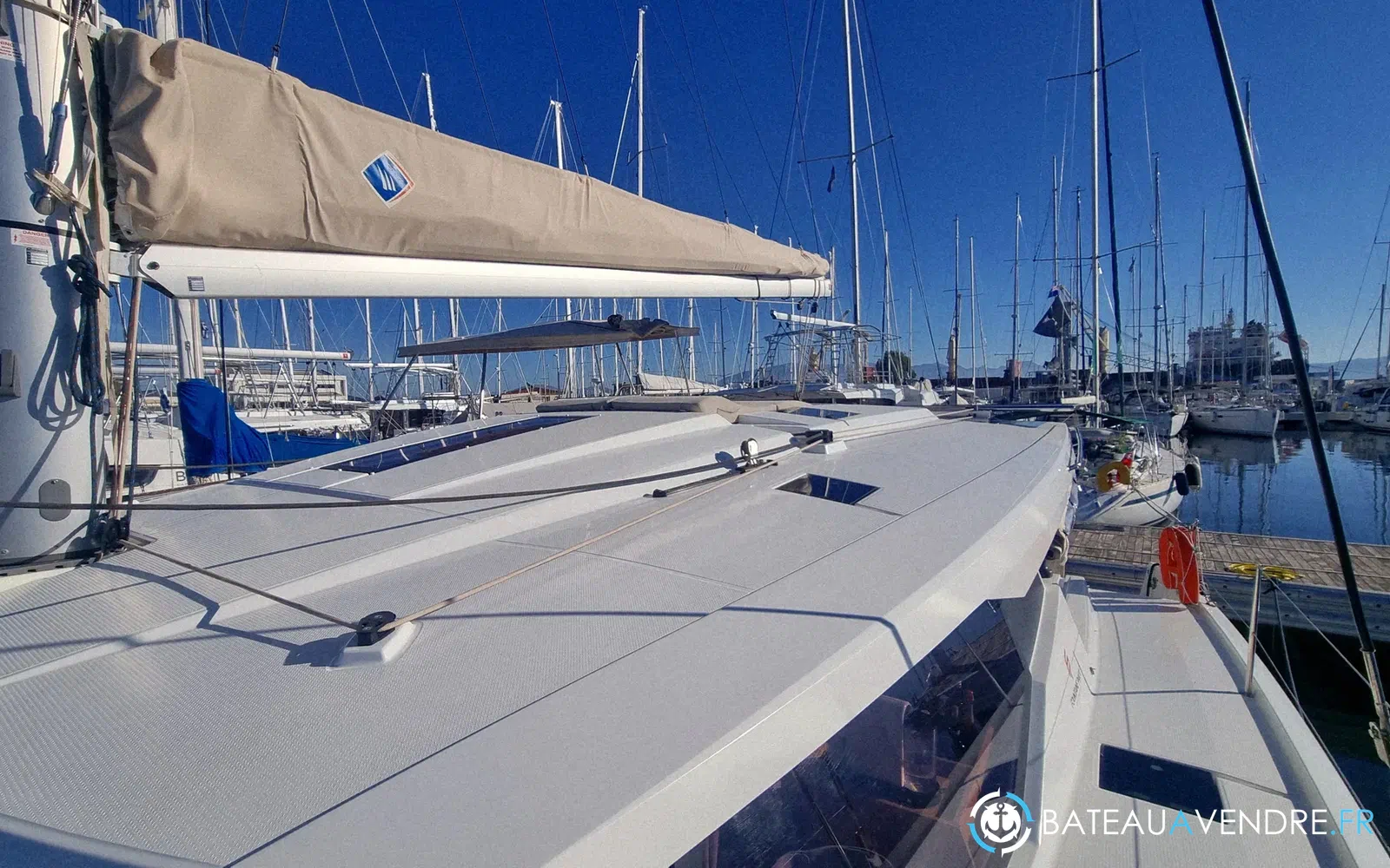 slider 31 Fountaine Pajot Astrea 42