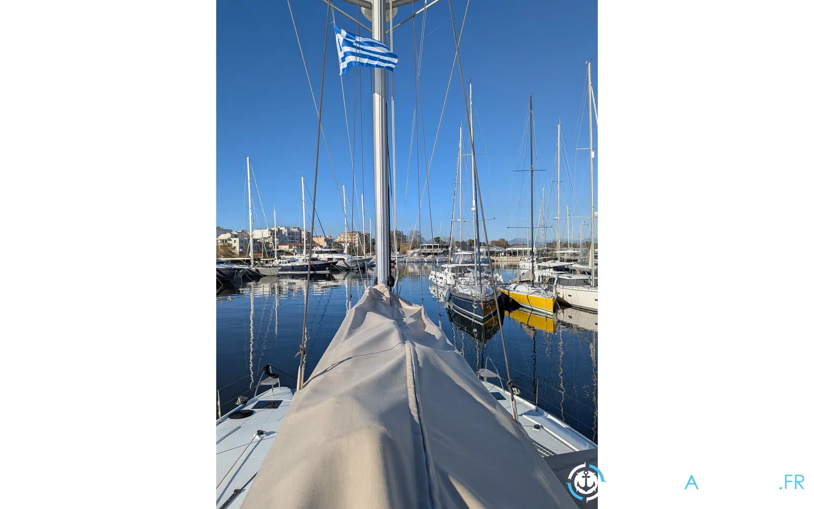 slider 32 Fountaine Pajot Astrea 42