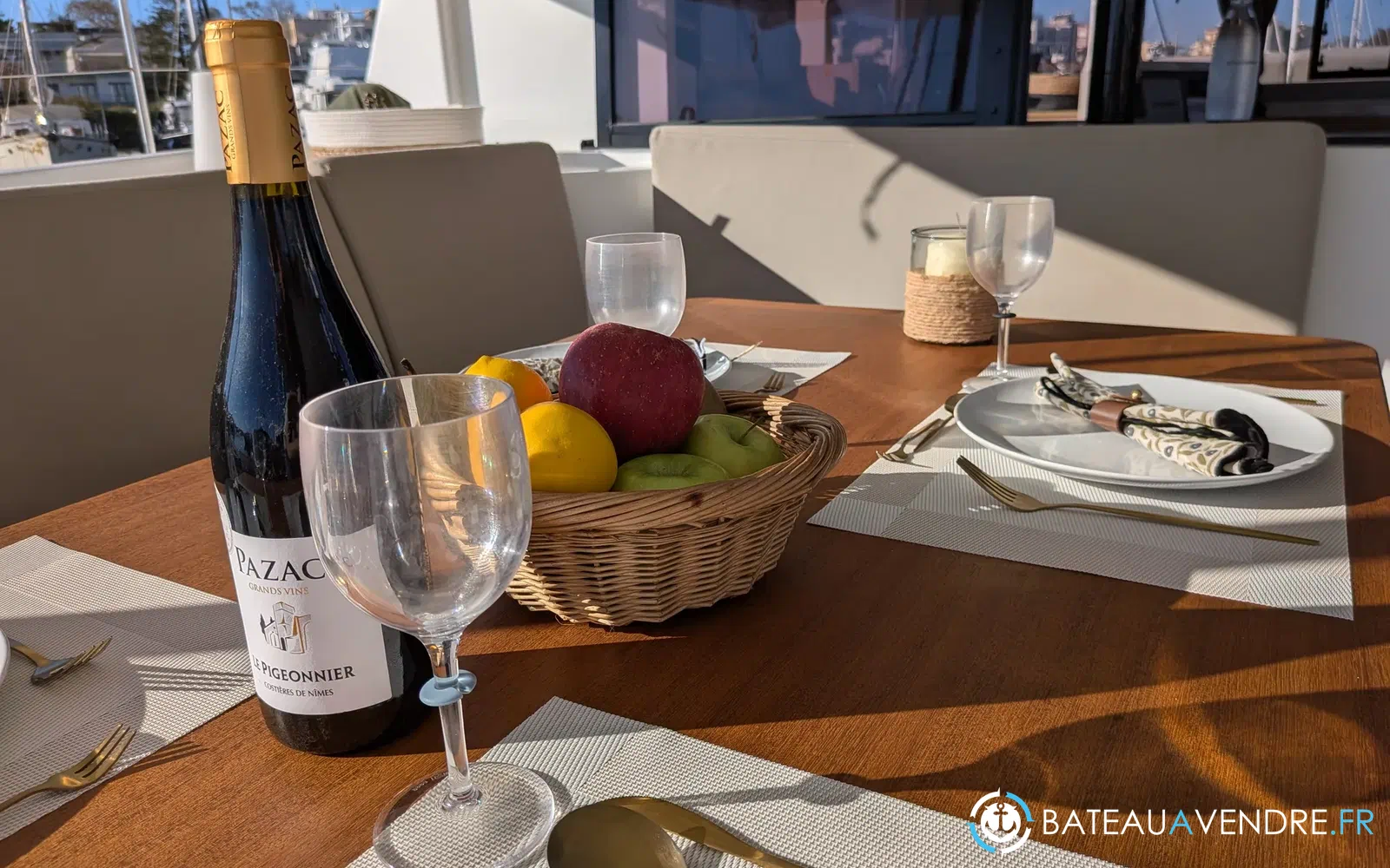 slider 40 Fountaine Pajot Astrea 42